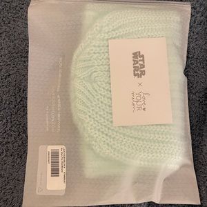 Love your melon X Star Wars. ‘The child’ beanie. Never worn.